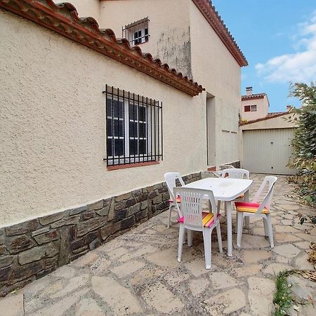 Meuble Trois Etoiles Au Premier Etage D'Une Maison Typique Сен-Киприен Екстериор снимка
