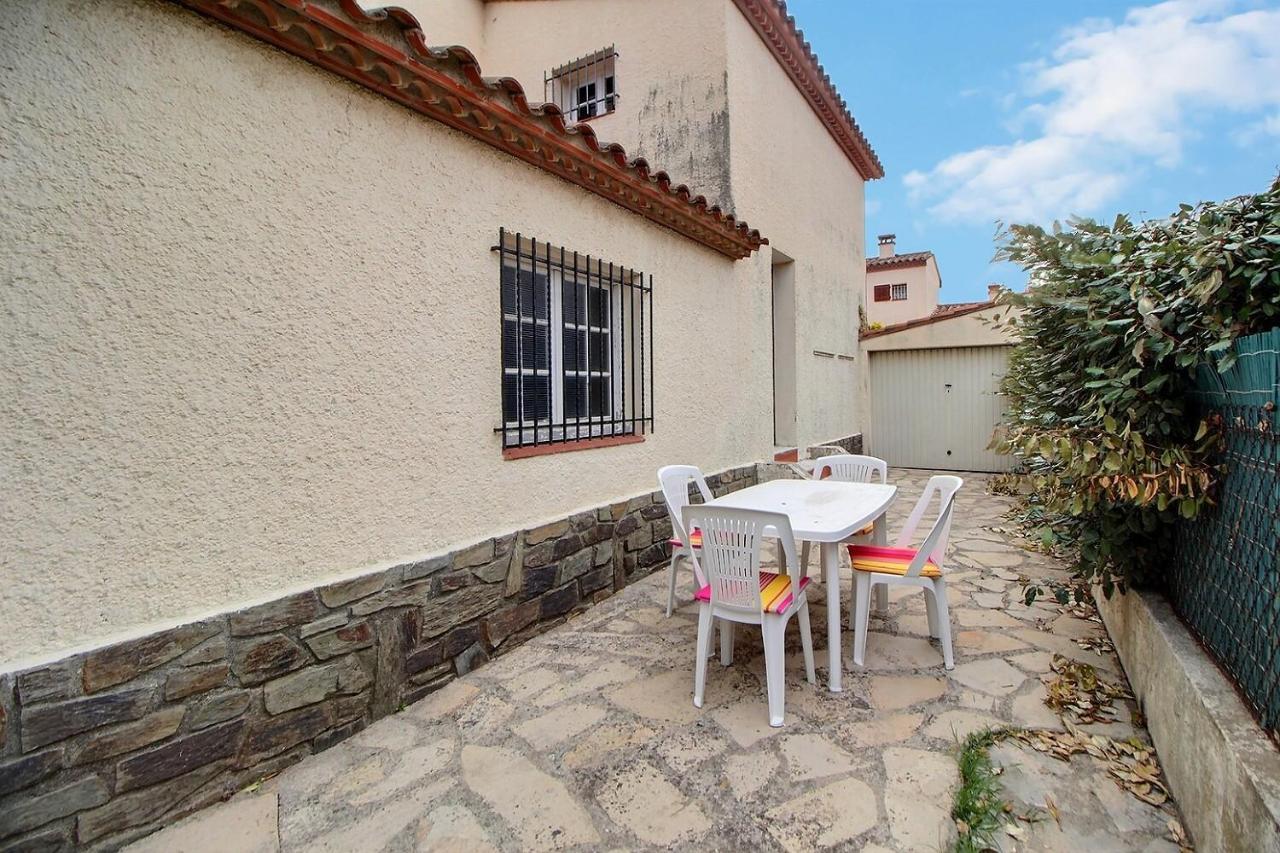 Meuble Trois Etoiles Au Premier Etage D'Une Maison Typique Сен-Киприен Екстериор снимка