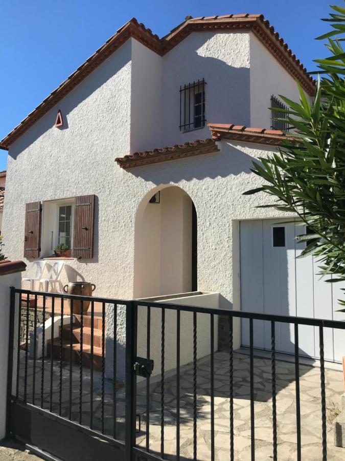 Meuble Trois Etoiles Au Premier Etage D'Une Maison Typique Сен-Киприен Екстериор снимка